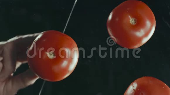 把番茄切成薄片视频的预览图