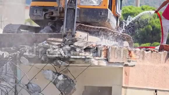 拆除建筑物的程序视频的预览图