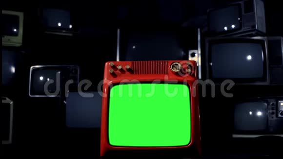 旧的红色电视绿色屏幕在许多电视中间坏信号背景晚安视频的预览图