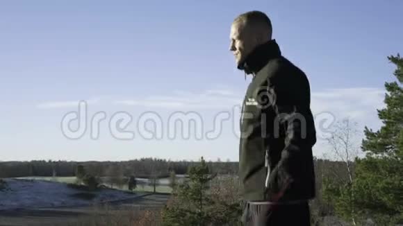 瑞典职业拳击手跳绳视频的预览图