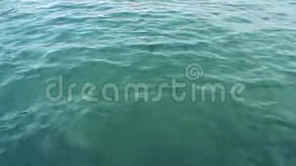 美丽的水波荡漾纹理设计视频的预览图