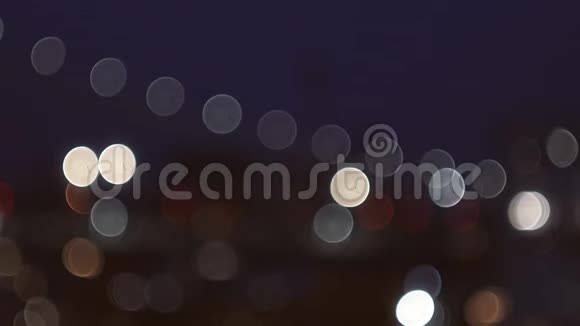 桥梁离焦抽象城市夜景灯光背景视频的预览图