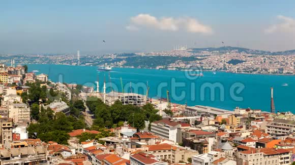 伊斯坦布尔土耳其博斯普鲁斯海峡的城市景观时间视频的预览图