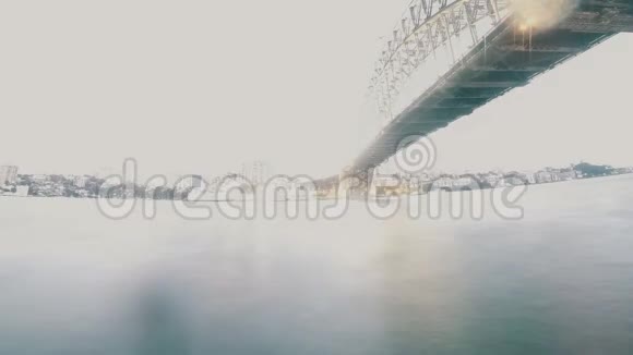 悉尼海港大桥白天到夜间露娜公园天际线岩石循环码头视频的预览图