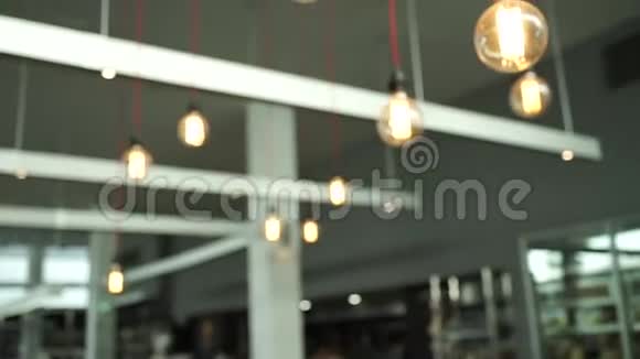 咖啡厅的灯光装饰视频的预览图