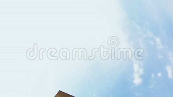 蓝天背景下的巨大加尼神庙亚美尼亚基督教象征视频的预览图