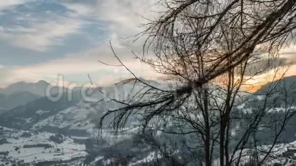 日落Falera冬季延时4k视频的预览图