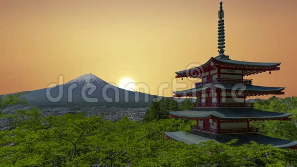 日本寺庙和富士山景观视频的预览图