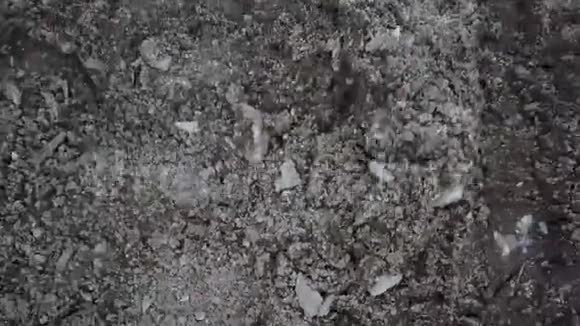 4岩石桩的鸟瞰图视频的预览图