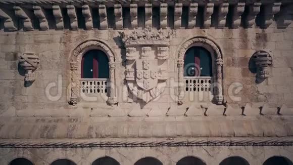 葡萄牙里斯本贝伦塔的鸟瞰图视频的预览图