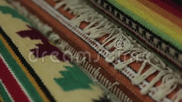 手工编织的地毯视频的预览图