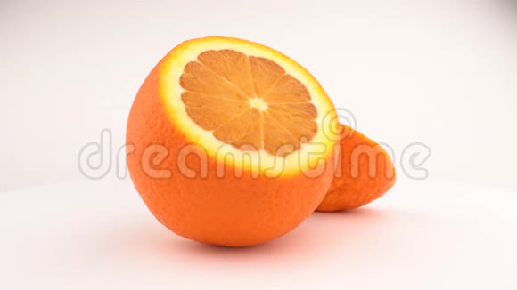 切多汁的橙果旋转孤立在白色背景上可循环使用从上面上方查看关闭宏视频的预览图