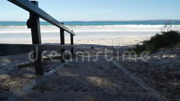 澳大利亚南威尔士州杰维斯湾的尼尔森海滩视频的预览图