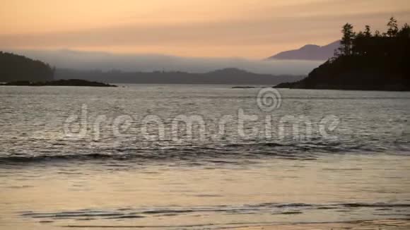 温哥华岛4KUHD麦肯齐海滩黄昏视频的预览图