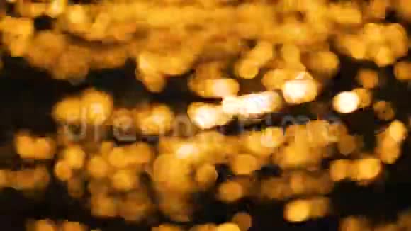 夕阳与大海的模糊背景视频的预览图