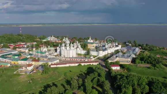俄罗斯罗斯托夫克里姆林宫的鸟瞰图视频的预览图