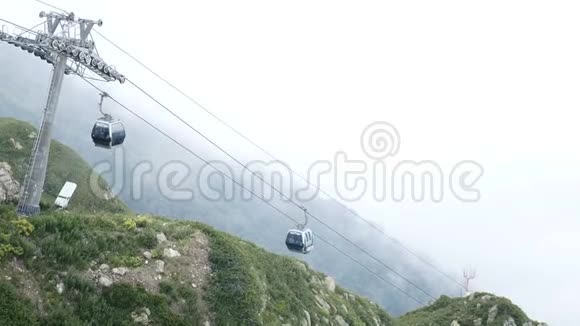 索契罗扎哈托在夏天山区的圆形或电缆铁路长距离射击视频的预览图