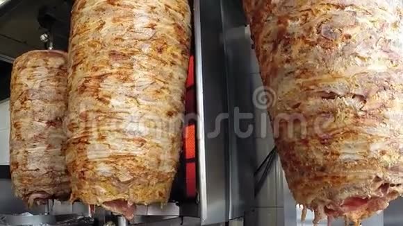 烤吉罗肉传统希腊快餐近景视频的预览图