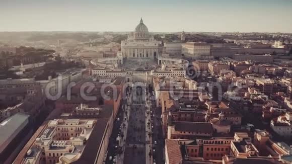 建立梵蒂冈城的空中拍摄视频的预览图