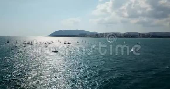 诺沃罗西耶斯克黑海小游艇竞赛视频的预览图