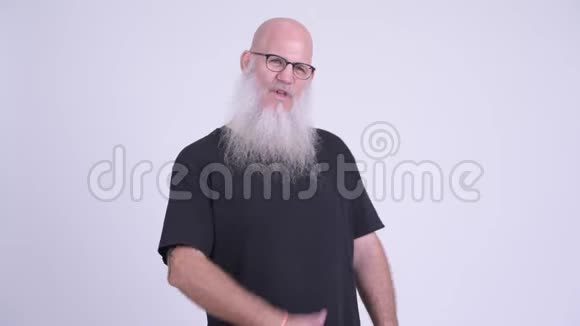 快乐成熟的秃头男人竖起大拇指视频的预览图