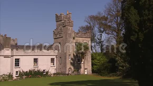 一座古老的爱尔兰大房子视频的预览图