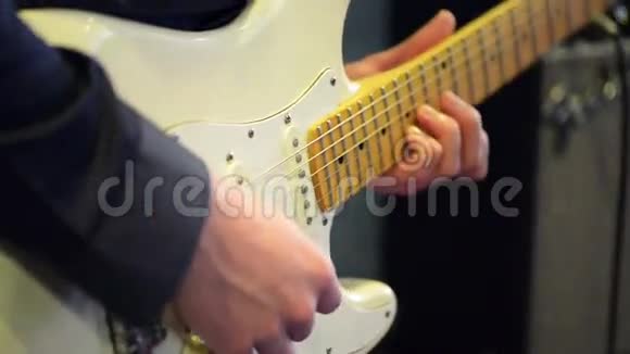 电吉他视频的预览图