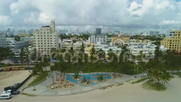 迈阿密海滩和迈阿密市中心城市景观空中景观视频的预览图