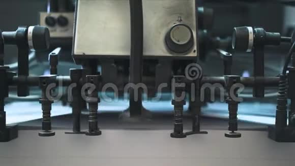 工业打印机工作流程视频的预览图