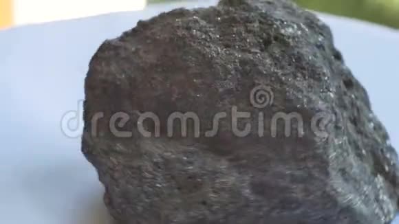 铜砾石地质样品视频的预览图
