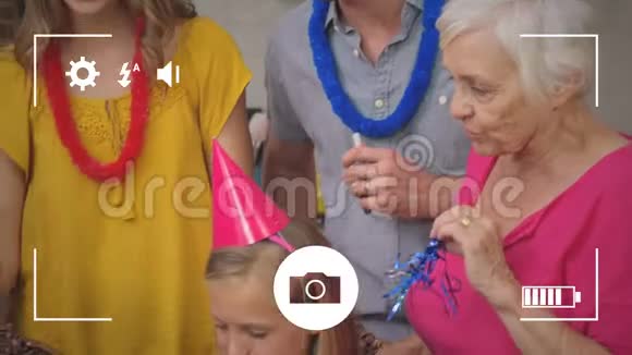 用数码相机拍摄儿童生日聚会的照片视频的预览图