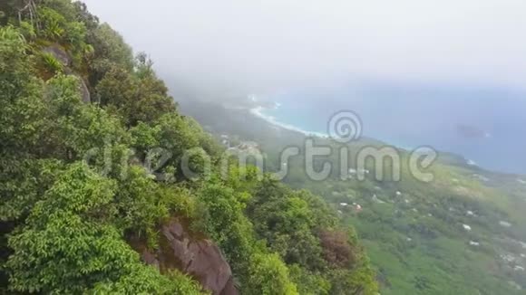 塞舌尔从MorneBlanc视角看马埃岛视频的预览图