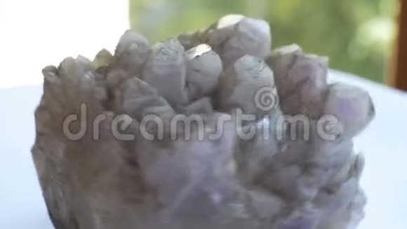 紫水晶石英矿物样品视频的预览图