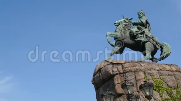 希特曼博赫丹赫梅尔尼茨基纪念碑视频的预览图