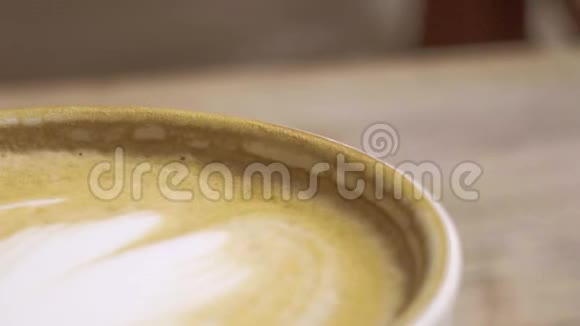 新鲜的一杯咖啡锅视频的预览图