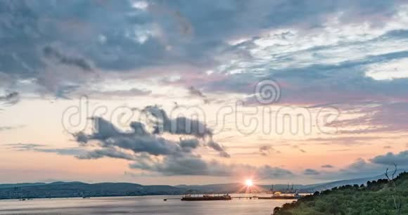 海水湾日落晚上海水时间流逝视频循环视频的预览图