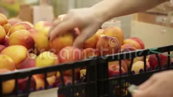 超市里的水果视频的预览图