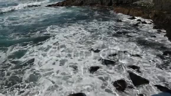 西班牙大西洋加那利群岛特内里费岛海岸的巨浪视频的预览图