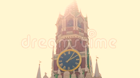 斯帕斯卡亚塔上的克里姆林宫钟声莫斯科俄罗斯视频的预览图