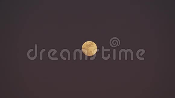 阴天的满月视频的预览图