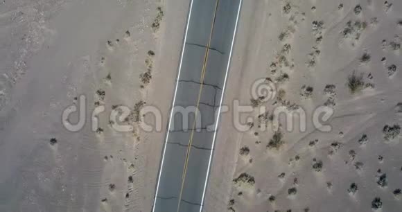 美国死亡谷公路的俯视图视频的预览图