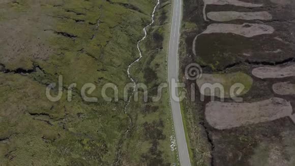 2019年夏季蛇口道路及山顶区国家公园的空中4K镜头视频的预览图