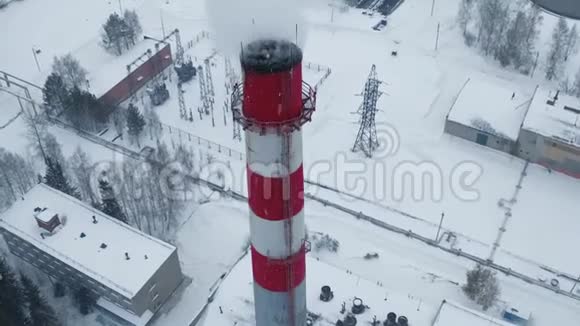 冬季对水处理设施厂房进行烟管特写污水处理厂视频的预览图