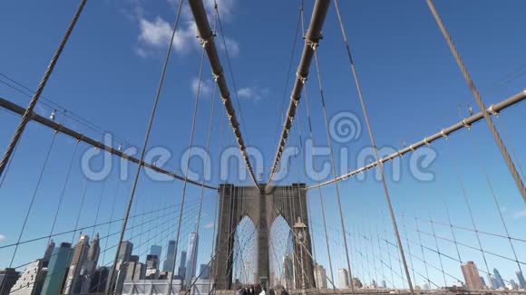 纽约著名的地标美丽的布鲁克林大桥视频的预览图