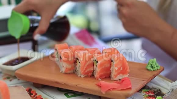 日本餐厅海鲜菜单海鲜健康饮食饮食节食视频的预览图