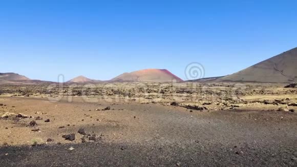 蒂曼法亚国家公园的景色又称西班牙加那利群岛兰萨罗特的蒙塔纳斯德尔福戈或火山视频的预览图