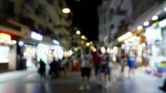 在夜城里漫步视频的预览图