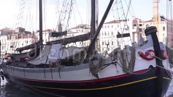 威尼斯的旧帆船视频的预览图