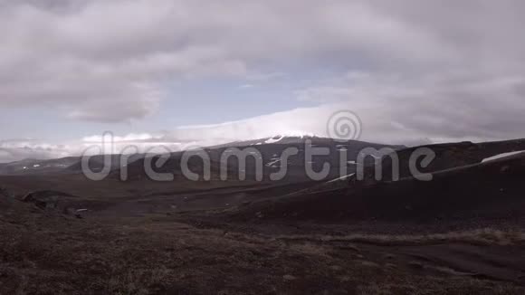 穆特诺夫斯基火山斜坡视频的预览图