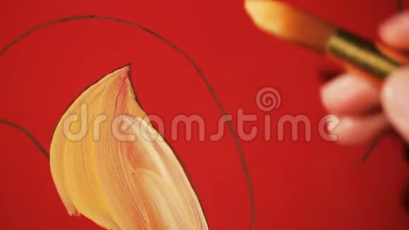 以霍克洛马风格描绘的奇妙金色花朵视频的预览图